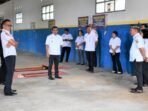 Barito Selatan Wakil Bupati Barsel Khristianto Yudha didampingi Pj Sekda dan kepala OPD terkait saat melakukan sidak ke sejumlah kantor pemerintahan, Rabu (25/3).