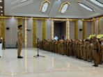 Bupati Barsel Dr. H. Eddy Raya Samsuri memimpin Apel Besar dan Halalbihalal Idulfitri 1447 H di Aula Pemkab Barsel, Senin (30/3).