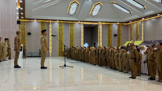 Barito Selatan Bupati Barsel Dr. H. Eddy Raya Samsuri memimpin Apel Besar dan Halalbihalal Idulfitri 1447 H di Aula Pemkab Barsel, Senin (30/3).