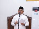 Bupati Batara, Shalahuddin saat menyampaikan sambutan setelah sholat ied di masjid Shiratal Mustaqym, Sabtu (21/3).