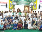 Bupati Batara, H Shalahuddin dan Wakil Bupati Felix Sonadie bersama jajaran dan jemaah Masjid Al Istiqamah saat safari Ramadan di desa Bukit Sawit, Kecamatan Teweh Selatan, Rabu (4/3).
