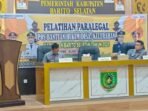 Wakil Bupati Barsel Khristianto Yudha saat membuka kegiatan Pelatihan Paralegal Pos Bantuan Hukum Desa/Kelurahan di Aula Setda Barsel, Senin (2/3).