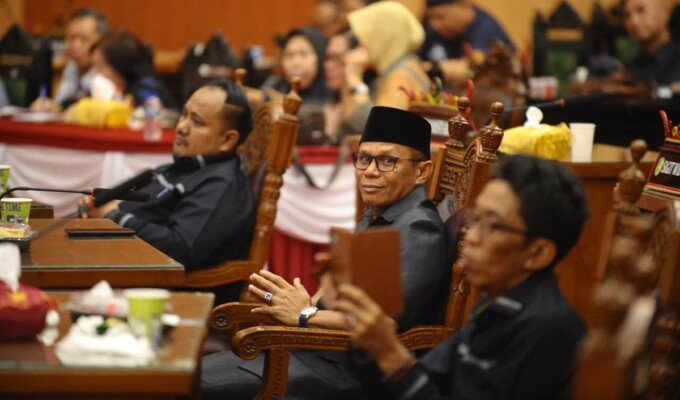 Wakil Ketua II Komisi I DPRD Kota Palangka Raya, Syaufwan Hadi saat menghadiri rapat paripurna, belum lama ini.
