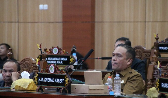 Anggota DPRD Kota Palangka Raya, Khemal Nasery menghadiri rapat paripurna, belum lama ini.
