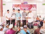 Wakil Bupati Kapuas Dodo memberikan bantuan pada Safari Ramadan 1447 Hijriah di Desa Jakatan Masaha, Kecamatan Mandau Talawang, Kamis (26/2).