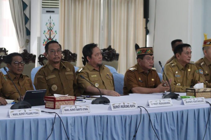 Bupati Katingan Saiful, ketika menghadiri Rapim Program Kartu Huma Betang Sejahtera di Aula Istana Isen Mulang, Palangka Raya, Selasa (3/3).