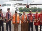 Bupati Kotim H.Halikinnor bersama Wakil Bupati Kotim Irawati saat menyambut kembalinya Maskapai Wings Air mengudara di Bandara H Asan Sampit, Selasa (10/3).