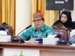 Lamandau Asisten Administrasi Perekonomian, Pembangunan dan SDA Setda Lamandau, Meigo Basel, saat mengikuti kegiatan Sosialisasi Kamus Usulan Pokir DPRD untuk Perencanaan Tahun 2027, di Ruang Sidang DPRD Lamandau, belum lama ini.