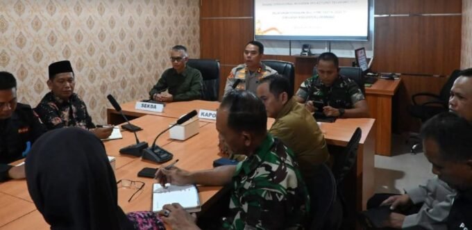 Sekda Lamandau M Irwansyah, saat menghadiri Rakor Lintas Sektoral Bidang Operasional dalam rangka kesiapan Operasi Ketupat Telabang 2026, di Ruang Rapat Polres Lamandau, Jumat (6/3).