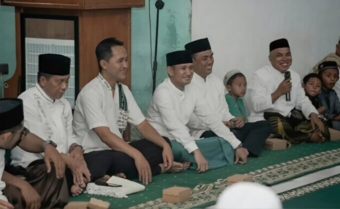 Wali Kota Palangka Raya, Fairid Naparin beserta Forkompimda mendengar aspirasi warga setempat pada safari Ramadan, Rabu (11/3).