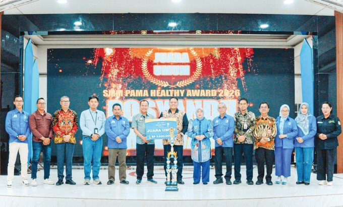 Penyerahan penghargaan pada ajang SMM-PAMA Healthy Awarding, Sabtu (7/2).