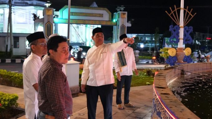 Bupati Barito Utara H Shalahuddin ST MT bersama jajaran melihat sejumlah titik di dalam Kota Muara Teweh.