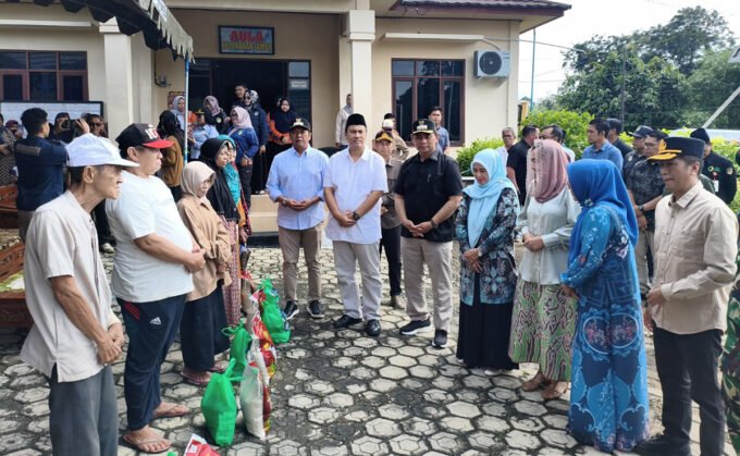 Bupati Shalahuddin bersama jajaran saat mendatangi kelurahan Jambu pada gelaran Pasar Murah Jelang Lebaran Idulfitri 1447 H, Sabtu (14/3).
