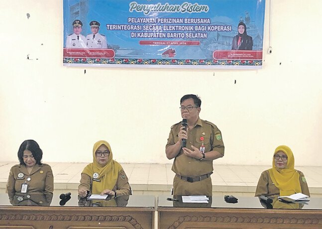 Kadis Koperasi UKM Perindustrian dan Perdagangan Kabupaten Barsel Harminto saat menghadiri kegiatan di aula Bapperida Barsel.