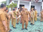 Bupati Barito Utara H Shalahuddin ST MT setelah memimpin apel di lingkup Dinas PUPR Kabupaten Barito Utara, Selasa (14/4).