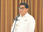 Bupati Barito Utara, H. Shalahuddin ST MT saat menyampaikan sambutan di Gedung Pertemuan, Balai Antang dalam suatu kegiatan belum lama ini.
