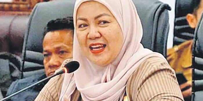 Hj Henny Rosgiaty Rusli