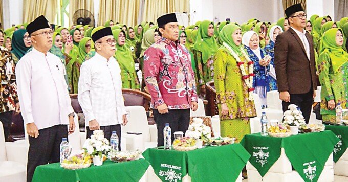 Wakil Gubernur Kalteng, H Edy Pratowo hadiri peringatan Harlah ke-80 Muslimat NU yang dirangkai dengan Halal Bihalal serta pelantikan Pimpinan Cabang Muslimat NU kabupaten/ kota se-Kalteng, di Aula UIN Palangka Raya