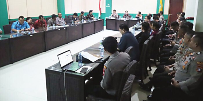 Katingan Bupati Katingan Saiful dan jajarannya, ketika rapat koordinasi di ruang rapat Bupati Katingan, Kamis (2/4).