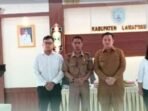 Bupati Lamandau, Rizky Aditya Putra (dua dari kanan) menghadiri entry meeting bersama Tim BPKP Kalteng, di Aula Bappedalitbang Lamandau, Senin (20/4).