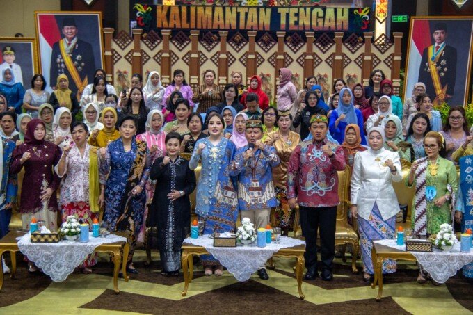 Gubernur Kalteng, H Agustiar Sabran hadiri Peringatan Hari Kartini ke-147 tingkat Provinsi Kalimantan Tengah di Aula Jayang Tingang, Senin (21/4).