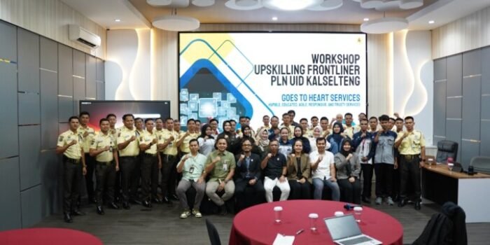Mengusung tema Frontliner PLN Goes To HEART Services (Humble, Educated, Agile, Responsive, and Trusty Services), pelatihan ini diikuti oleh 41 peserta yang terdiri dari frontliner, petugas administrasi, satpam, hingga billman.