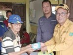Dinas Sosial Kabupaten Barsel menyalurkan alat Disabilitas di Kecamatan Dusun Utara.