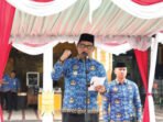 Barito Utara2 Bupati Barito Utara H Shalahuddin ST MT ketika memimpin apel Peringatan Hari Kearsipan Nasional ke-55 dilaksanakan di Halaman Kantor Bupati Barito Utara, Senin (18/5). Bupati menekankan bahwa momentum itu sebagai acuan untuk meningkatkan semangat kerja dan sinergi demi mewujudkan kemajuan daerah.