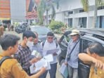 Ratusan Kendaraan Dinas di Kabupaten Barsel menjalani pemeriksaan di halaman Kantor Bupati Barsel.