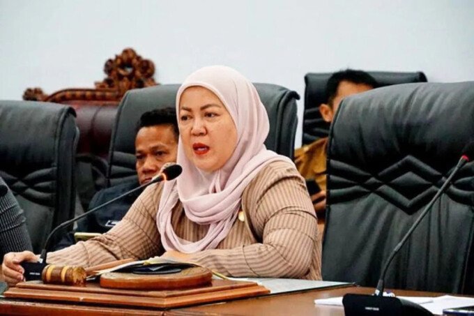 Wakil Ketua II DPRD Kabupaten Barito Utara, Hj Henny Rosgiaty Rusli