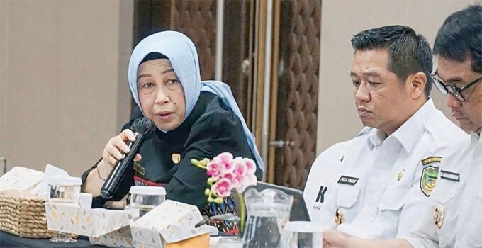 Bupati Barito Utara H Shalahuddin ST MT didampingi Jajaran DPRD Barito Utara dan Kepala perangkat lainnya hadir pada Rapat Koordinasi Pemantauan dan Evaluasi Perbaikan Tata Kelola pemerintahan bersama Bidang Koordinasi dan Supervisi KPK-RI di Gedung Merah Putih KPK-RI, Jakarta belum lama ini.