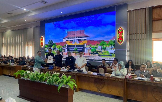 DPRD Provinsi Kalimantan Tengah membahas laporan keterangan pertanggung jawaban gubernur, Senin (10/5).
