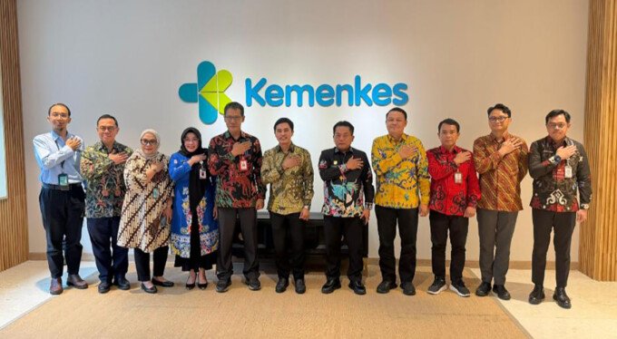 Bupati Kapuas HM Wiyatno didampingi Sekda Kapuas Dr Usis I Sangkai saat berkunjung ke Kementerian Kesehatan dan disambut Wakil Menteri Kesehatan Dante Saksono Harbuwono, Rabu (6/5).