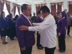 Bupati Kapuas HM Wiyatno saat pelantikan pelantikan Tim Pembina Posyandu Kabupaten Kapuas masa bakti 2025–2029 serta Ketua Tim Pembina Posyandu Kecamatan se-Kabupaten Kapuas yang digelar di Hall Rumah Jabatan Bupati Kapuas, Rabu (20/5).