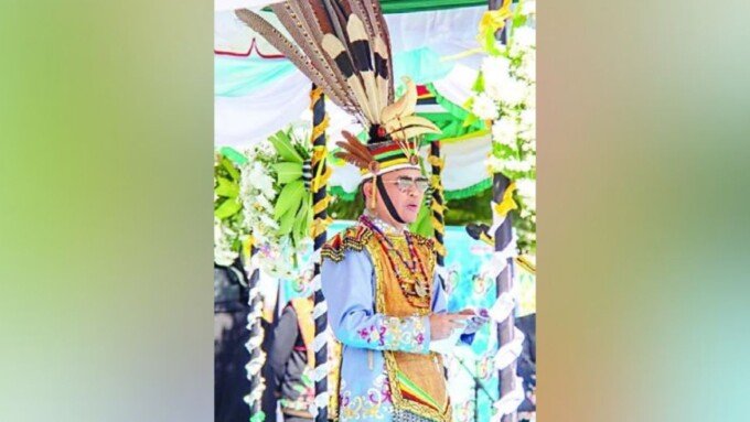 Kalimantan Tengah Gubernur Kalteng, H Agustiar Sabran, saat memimpin Upacara Hari Jadi ke-69 Provinsi Kalimantan Tengah di halaman Kantor Gubernur Kalteng, Sabtu (23/5).