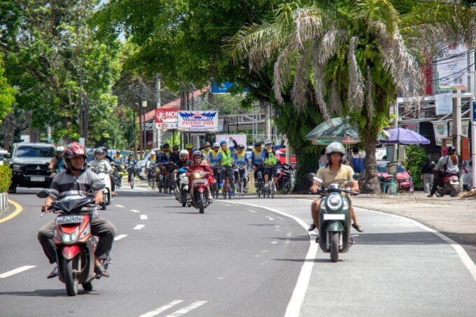 Kondisi jalur pesepeda yang dicat biru di sejumlah ruas di Palangka Raya mendapat sorotan karena cepat memudar, Gubernur Kalteng H Agustiar Sabran memastikan telah menurunkan tim dari inspektorat untuk melakukan pemeriksaan.