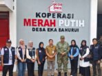 Kotim Plt Kepala DKUPP Kotim Muslih, Dandim 1015/Sampit Letkol Inf Dwi Candra Setyawan bersama pengurus Koperasi Merah Putih usai menghadiri peresmian Gedung Koperasi Merah Putih di Desa Eka Bahurui, Sabtu (16/5).
