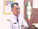 Plh Sekda Lamandau, Joni Elen, memimpin rapat koordinasi penanggulangan kemiskinan dan percepatan penurunan stunting di Aula Kantor Bapperida Lamandau, belum lama ini.