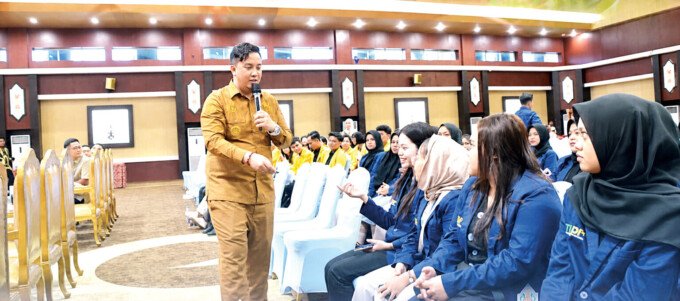 Bupati Lamandau, Rizky Aditya Putra saat menjadi narasumber dalam sesi diskusi Forum Business Daerah BPD HIPMI Kalimantan Tengah 2026 di Aula Jaya Tingang, Kantor Gubernur Kalimantan Tengah, belum lama ini.
