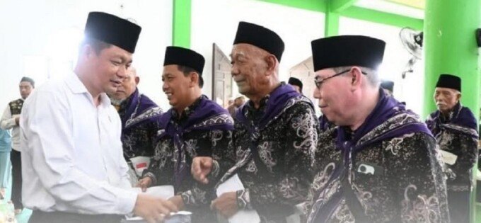 CJH asal Kabupaten Lamandau resmi diberangkatkan lewat embarkasi Banjarmasin ke Tanah Suci, Rabu (29/4).