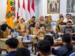kalteng Gubernur Kalteng H Agustiar Sabran saat melakukan pertemuan dengan insan pers di Istana Isen Mulang, Selasa sore (19/5).