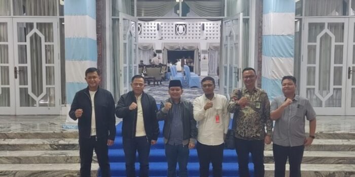 Gubernur Kalteng H Agustiar Sabran bersama forkopimda bertemu jajaran PT Pertamina Patra Niaga Regional Kalimantan di Istana Isen Mulang, Sabtu malam (9/5).