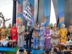 Gubernur Kalteng H Agustiar Sabran bersama forkopimda saat pembukaan FBIM dan Kalteng Expo 2026 di Bundaran Besar, Palangka Raya, Minggu (17/5).