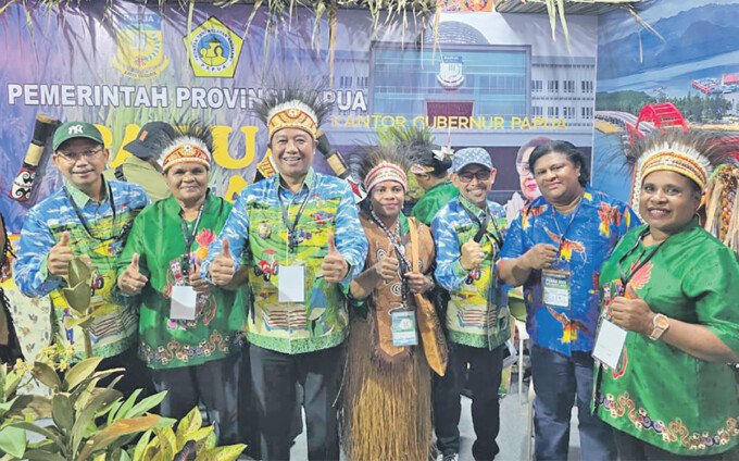 Wakil Bupati Barito Utara Felix Sonadie Y Tingan A Md dalam peninjauan yang berlangsung di GORR David-Tony, Limboto, Sabtu (20/6).