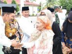 Barito Utara Jajaran Pemerintahan Kabupaten Barito Utara menyambut kepulangan 110 Jemaah Haji. Penyambutan yang dilaksanakan di halaman kantor Bupati Barito Utara tersebut dipenuhi oleh suasana haru dan suka cita.