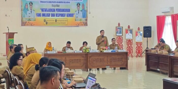 Barsel Penjabat (Pj) Sekda Barito Selatan (Barsel), Ita Minarni menghadiri Rapat Koordinasi dan Advokasi Pengarusutamaan Gender (PUG), di Aula Bapperida setempat, belum lama ini.