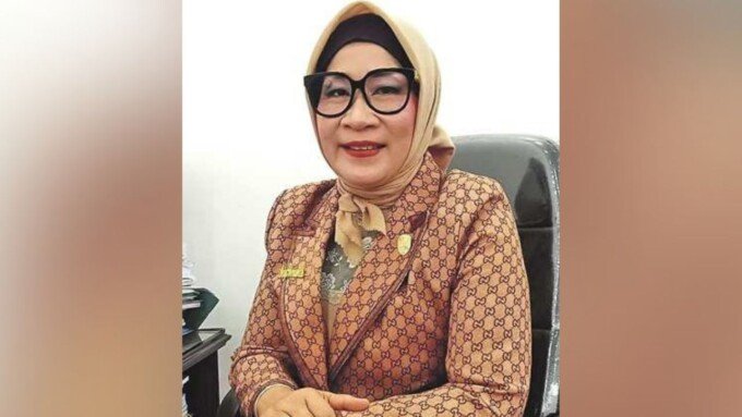 DPRD BATARA Hj Nety Herawati Ketua Komisi I DPRD Kabupaten Barito Utara