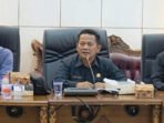 DPRD Barito Utara Anggota DPRD Barito Utara dari Fraksi Demokrat, Patih Herman AB dan Ardianto saat memberikan tanggapan pada Rapat Dengar Pendapat (RDP) di Ruang Rapat DPRD Barito Utara beberapa waktu lalu.
