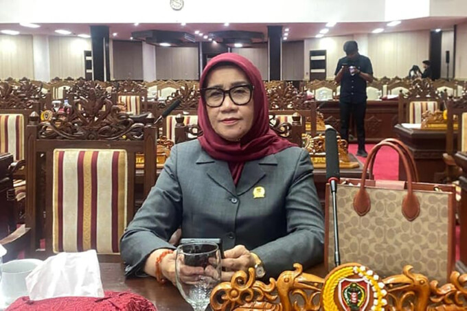 DPRD Kalimantan Tengah Ketua Komisi II DPRD Kalimantan Tengah, Hj Siti Nafsiah