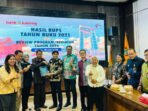 Ketua Komisi I DPRD Kalteng Muhajirin, beserta Anggota Komisi I DPRD Kalteng Yohanes Freddy Ering dan jajaran saat pada RDP Komisi I DPRD Provinsi Kalteng bersama Bank Kalteng di Ruang Rapat Komisi I DPRD Kalteng, Kamis (18/6).